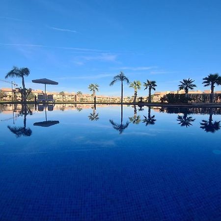 Mini-Villa Situee Dans Une Residence Prestigia A Marrakech, Avec Une Vue Sur La Piscine Et Le Golf Une Securite 24H Sur 24 Et Une Proximite Ideale De L Aeroport 5 Minutes C Est Une Offre Parfaite Pour Des Vacances Marrakesh Exterior foto